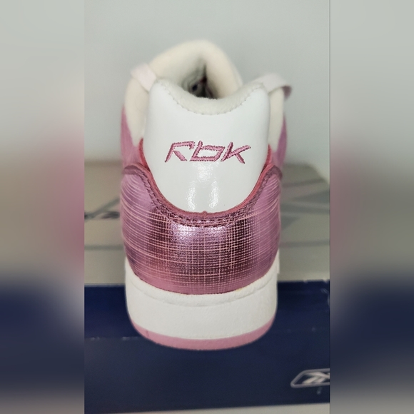 New old stock 2008AuthenticReebok mlb clubhouse shimmer pink Womens 7.5 UK - Picture 4 of 11